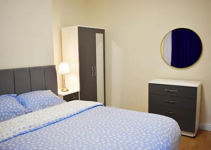 Birmingham City Centre Room In Edgbaston Near Stadium, Free Parking