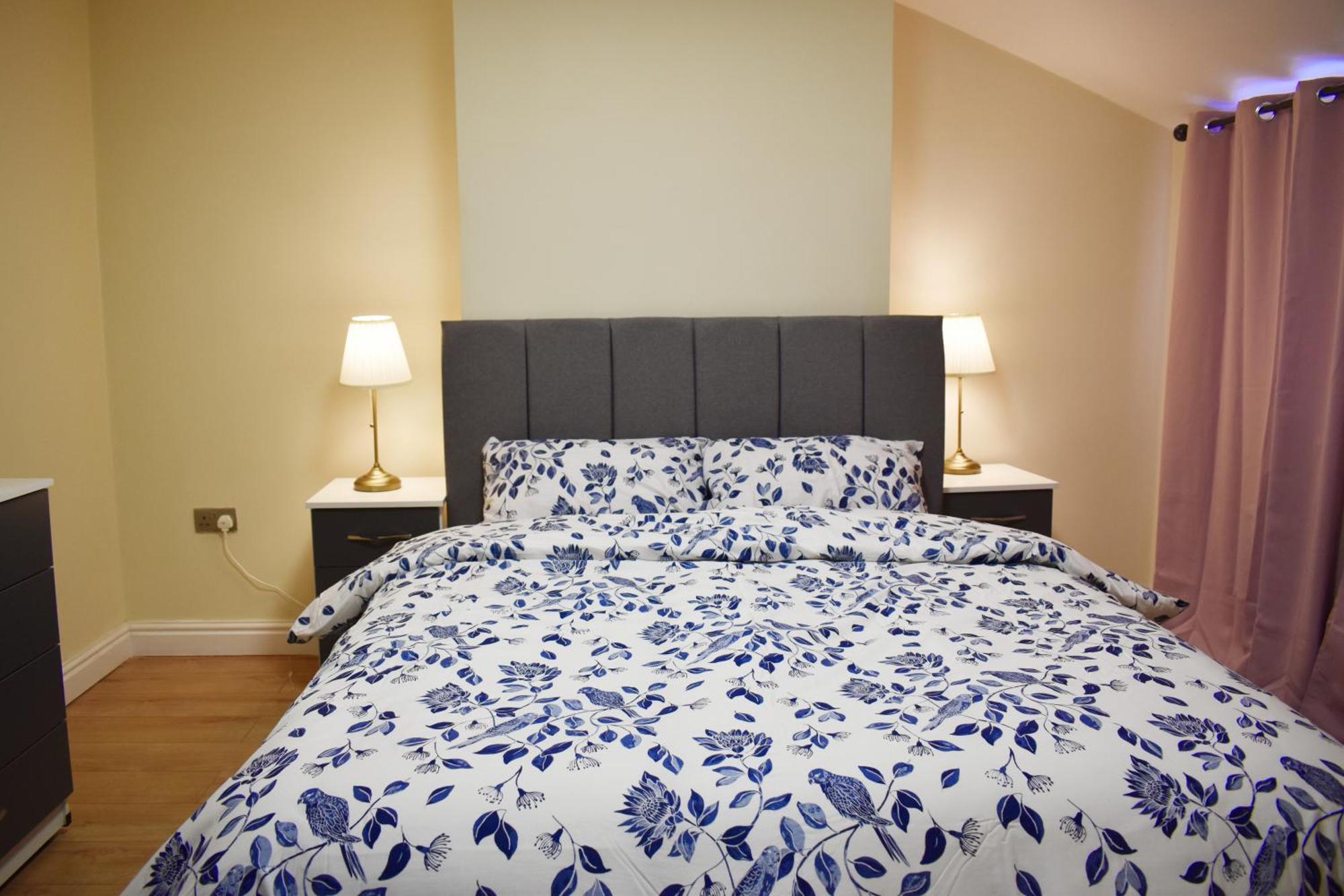 Centre In Edgbaston Near Stadium, Free Parking Homestay *